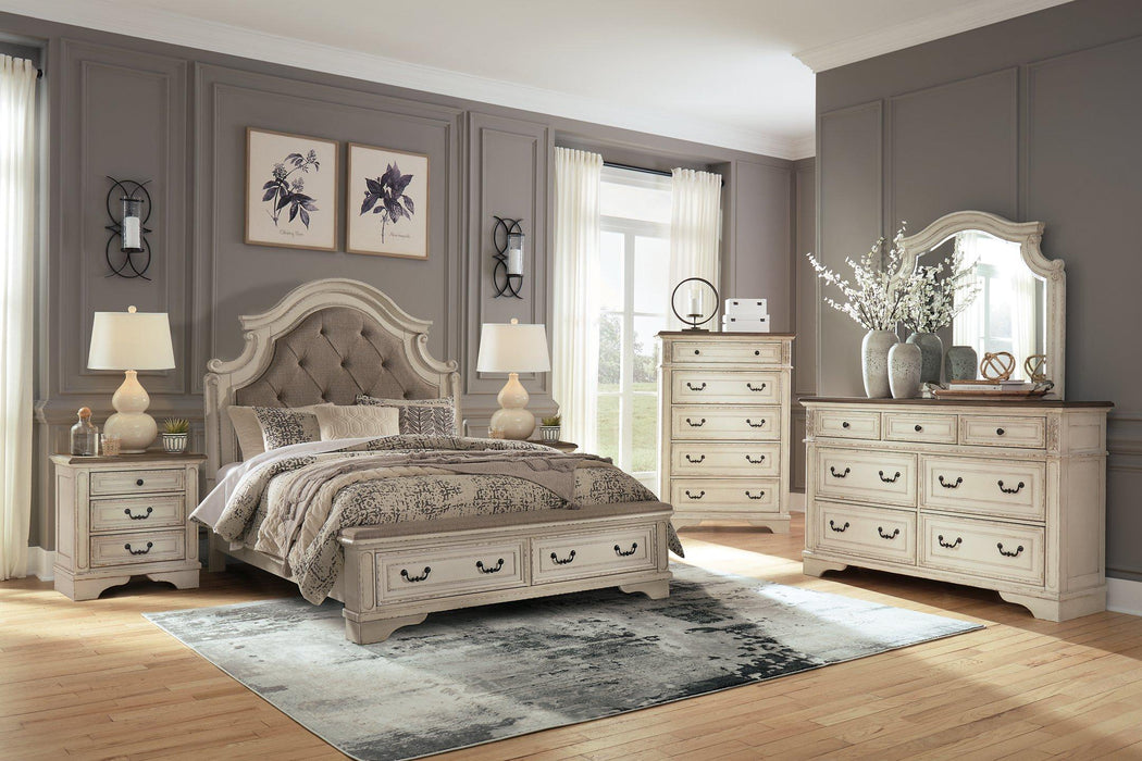 Realyn Upholstered Bed